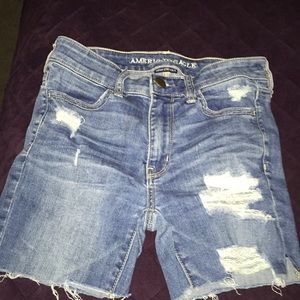 American eagle outfitters ripped jean shorts